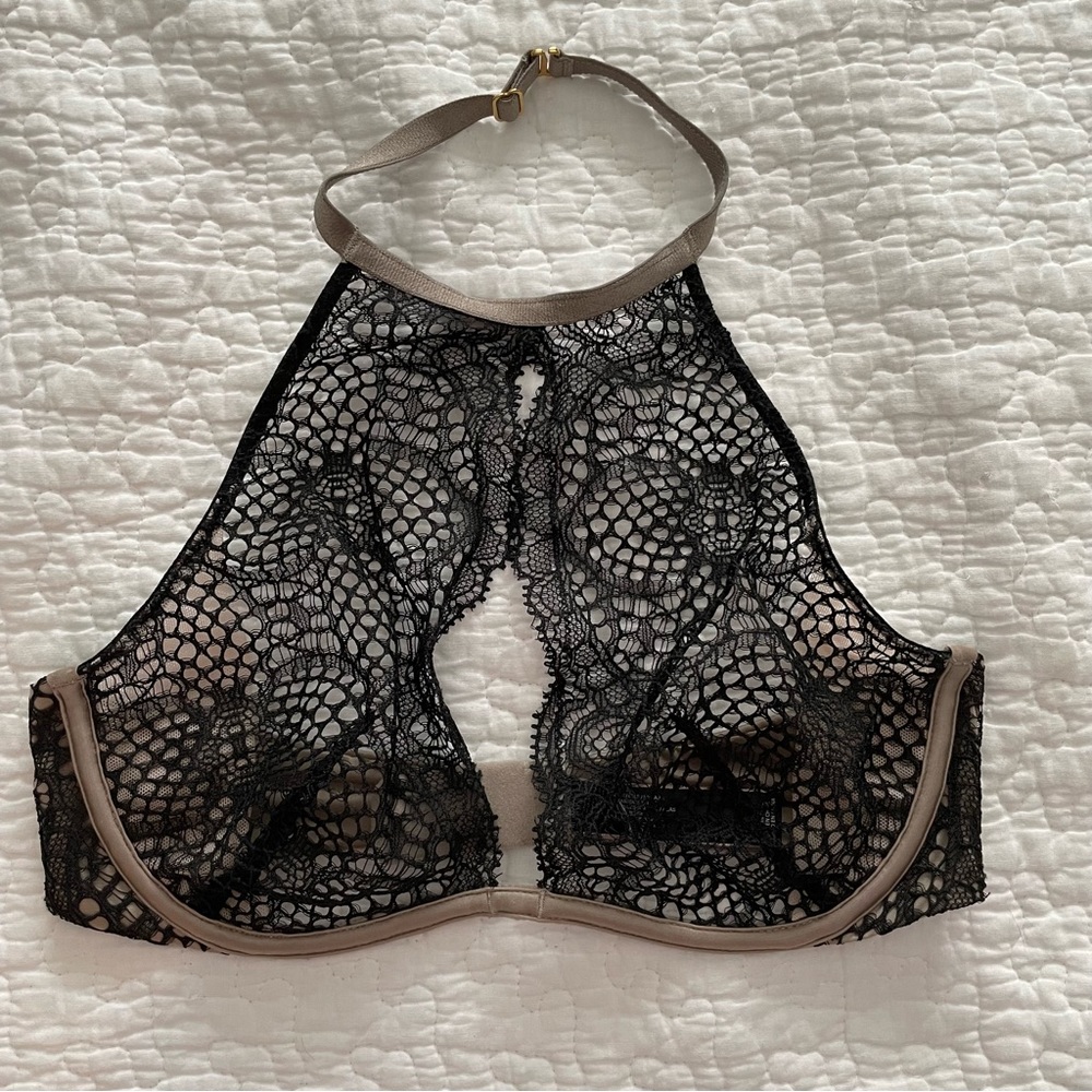 Victoria’s Secret Very Sexy Unlined Bra 32C